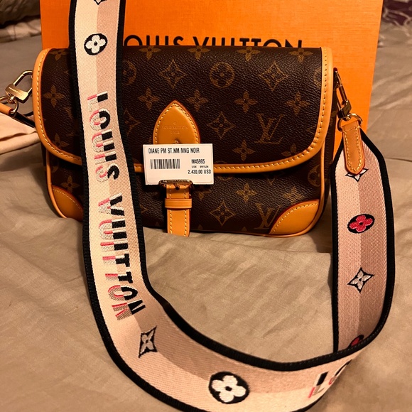 Louis Vuitton DIANE crossbody and VICTORINE wallet - Picture 2 of 5